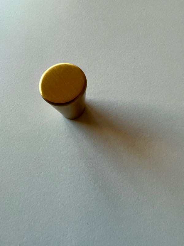 Set of 8 tapered brass furniture / cabinet knobs in Hardware, Nails & Screws in Calgary - Image 3