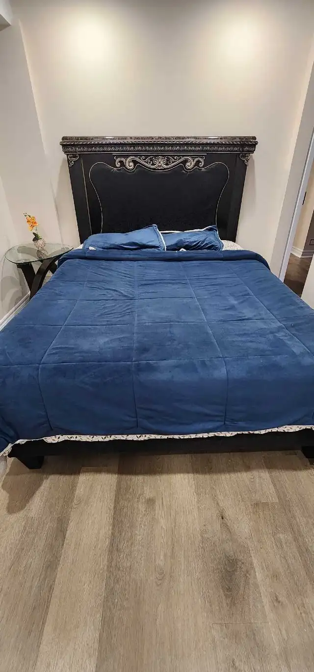 2 Queen Beds with Headboards in Beds & Mattresses in Oshawa / Durham Region - Image 2