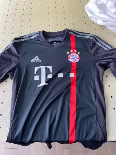 AUTHENTIC BAYERN MUNCHEN THIRD KIT 2014-15, View more
