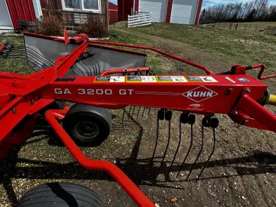 Kuhn GA 3200 GT Rotary Rake for sale. 2023. Like new. Working width 10'5", three double tines per ar...