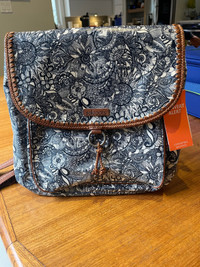 NWT Sakroots Convertible Backpack Handbag. Spirit Desert Navy