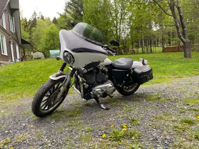 Harley-Davidson Sportster (gros réservoir) 1200cc année 2007 environ 28000 miles. Je dois vendre pou...