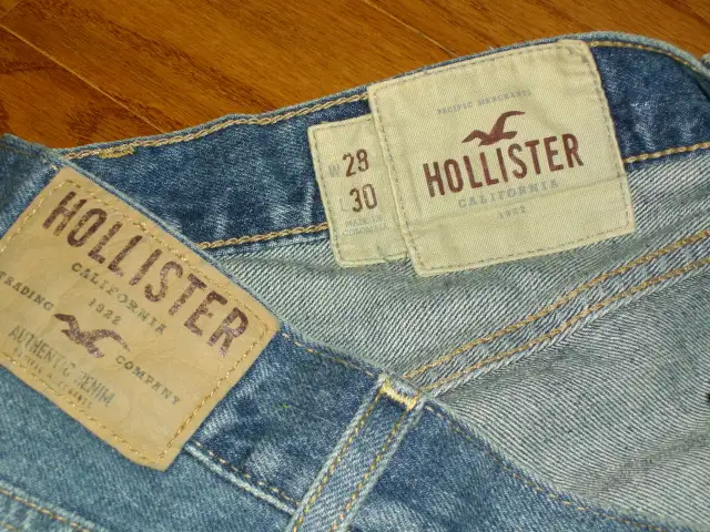 Gap, Esprit, Hollister, Aeropostale Old navy  chinos pants in Men's in Markham / York Region - Image 4