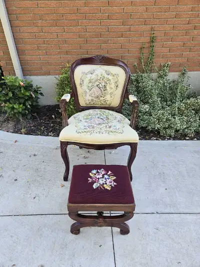 Beautiful vintage tapestry/needlepoint armchair in very good condition. Comes with a needlepoint foo...