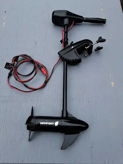 Electric trolling motor. Probably less than 5 hours run time. Powerful 55lb thrust, 30" shaft, exten...