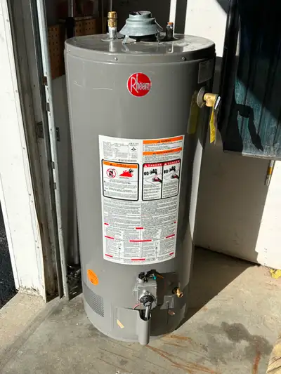 Selling a Rheem 40 gallon natural gas water heater. Originally purchased in February 2023 and is in...