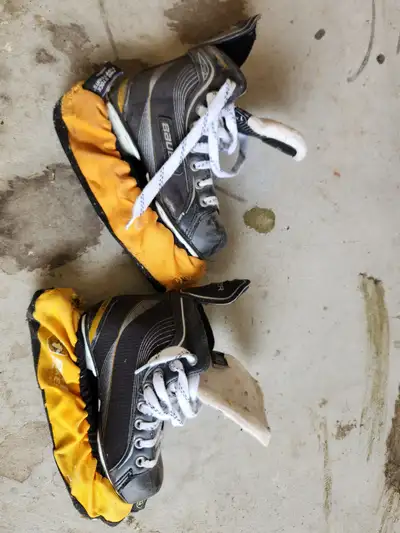 Bauer Skates Sz 2, View more