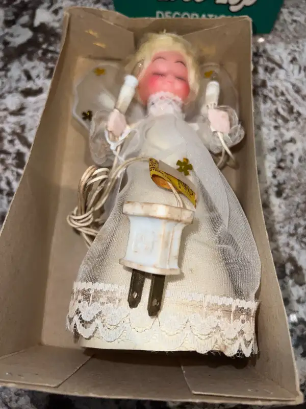 MORE CHRISTMAS! MCM CERAMIC SANTA BANK / VINTAGE ANGEL TREE TOP in Arts & Collectibles in Mississauga / Peel Region - Image 6