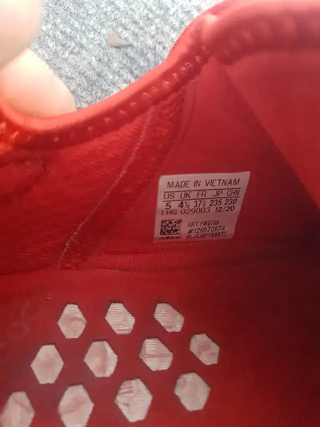 Chaussures garçon addidas gr5 in Kids & Youth in Laval / North Shore - Image 4