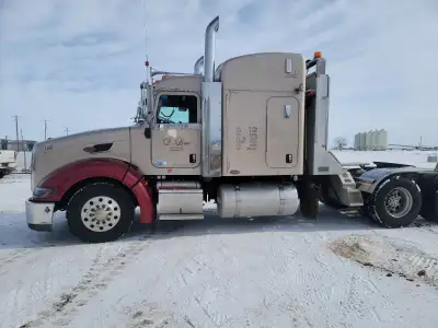 2011 386 peterbilt 485 paccar engine 18 speed manual transmission 3:55 gear ratio 11x22.5 tires alum...