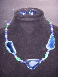 Beautiful 18" Semi-precious Necklace and Earring Set $10