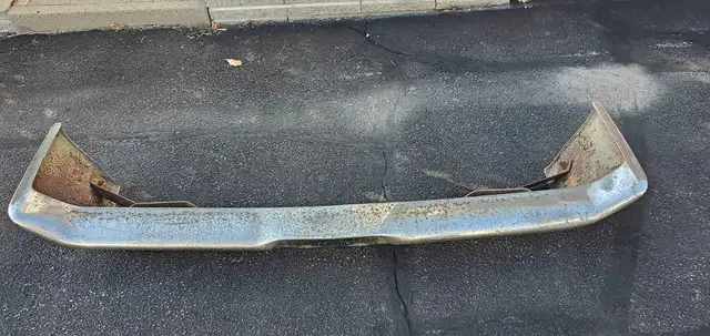 Bumper Avant Pour Chrysler 1961 1962 in Auto Body Parts in Longueuil / South Shore - Image 6