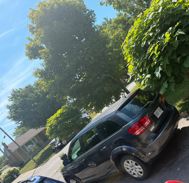 2016 dodge journey 2.4L 5 seater in Cars & Trucks in Hamilton