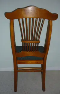 Wooden antique King George Chair::Exc Condition::Smoke Free