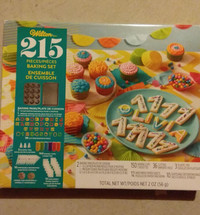 NEW Wilton 215-Pieces Baking Set