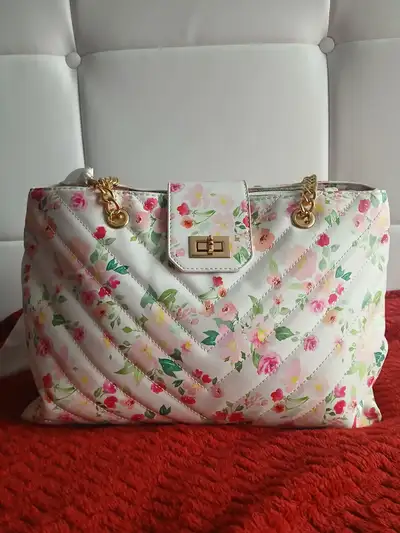 ✨ Sac à main fleuri élégant – style chic et féminin ✨, View more