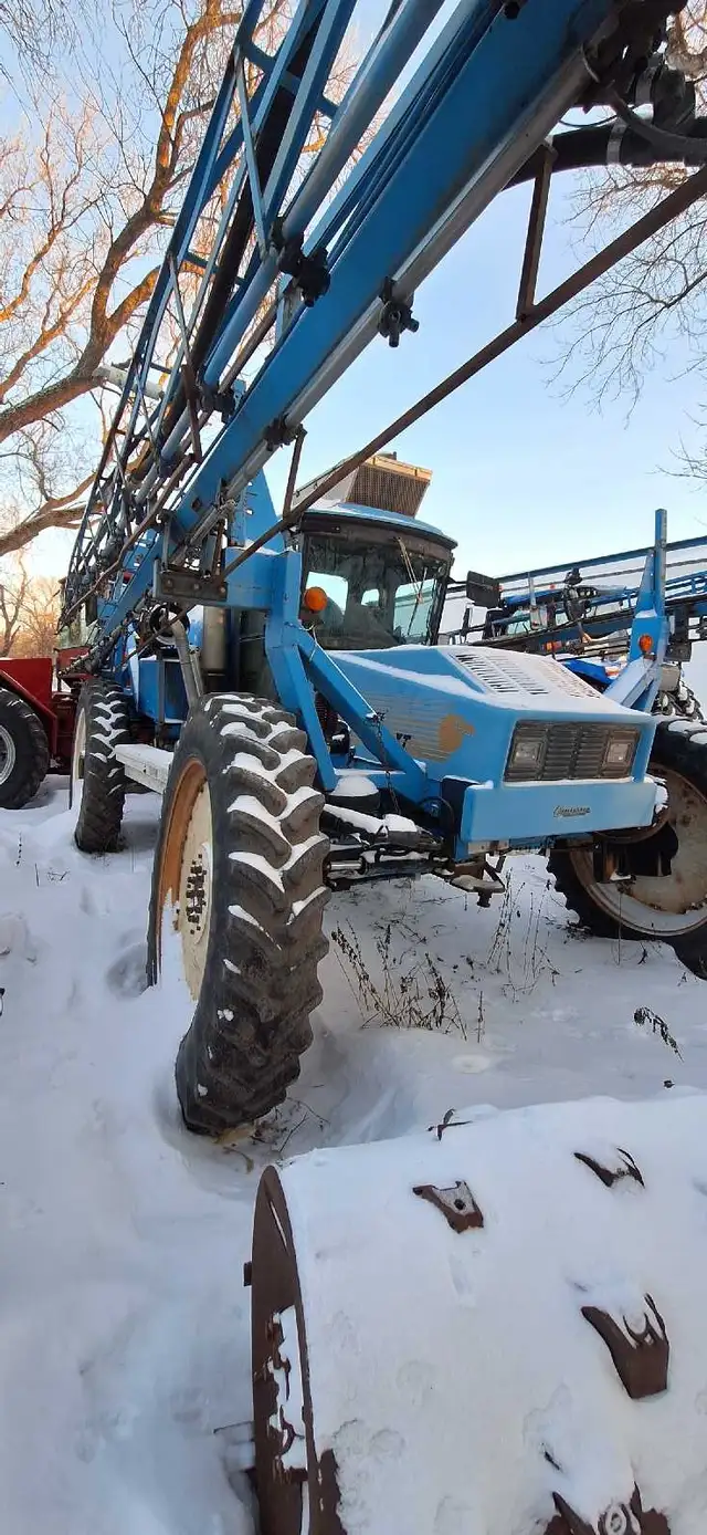 120 ft boom Sprayer  in Other in Portage la Prairie - Image 4
