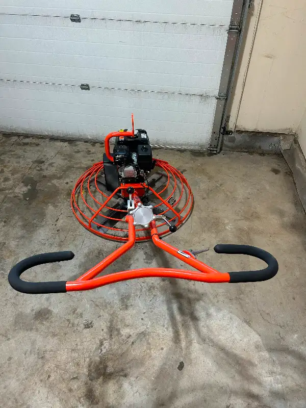 Conmec CT436 Walk Behind Power Trowel in Power Tools in Belleville - Image 4