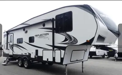 Private Sale no gst Clean, well maintained, and ready to camp. One of the most popular 5th wheels de...