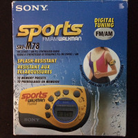 Vintage Sony Sports FM/AM Radio Walkman, w. Armband & Headphones
