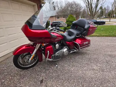 Low km, highway Pegs, Trunk & Luggage Rack, Helmet Locks, RAM Mounts