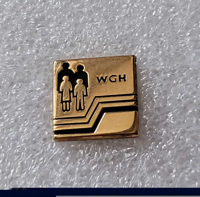 Vintage 1/10-10k Gold Filled Whitby General Hospital Service Pin in Arts & Collectibles in Oshawa / Durham Region - Image 3