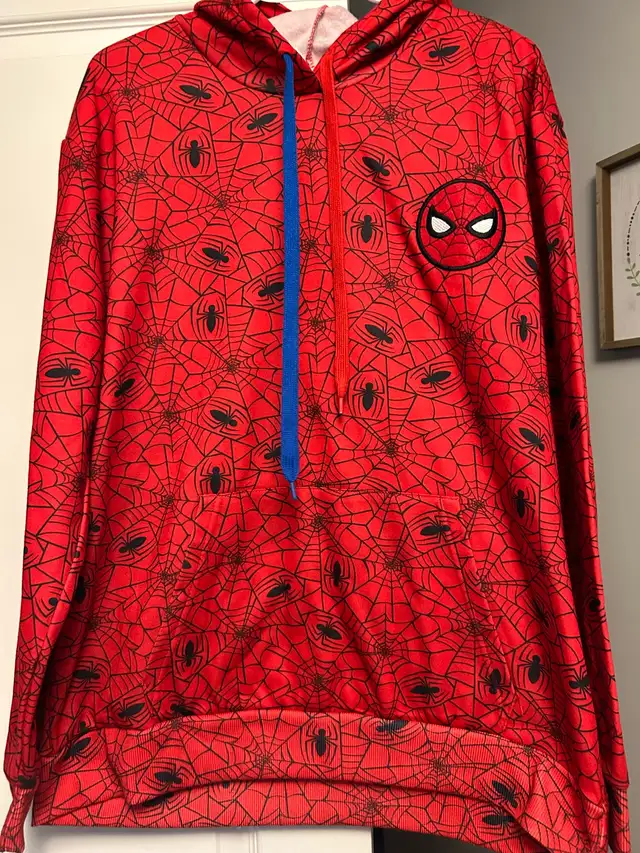 Spider-Man hoodie in Kids & Youth in Winnipeg - Image 3