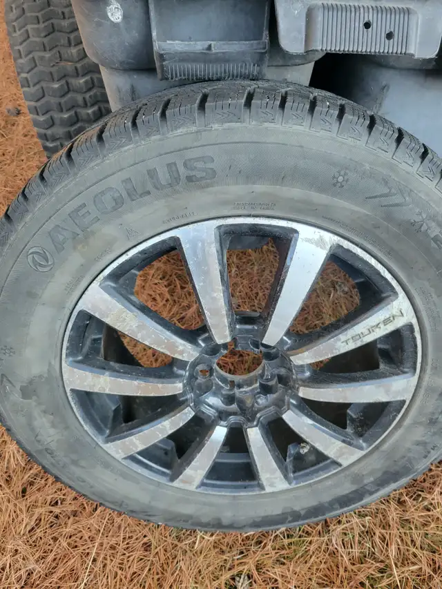 Ford Escape Touren rims w/winter tires in Tires & Rims in Edmonton - Image 3