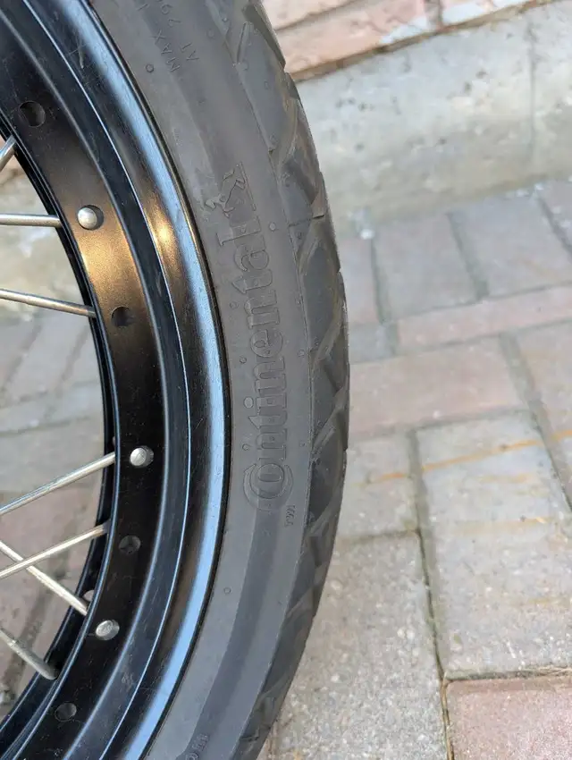 motorcycle in Motorcycle Parts & Accessories in Markham / York Region - Image 6