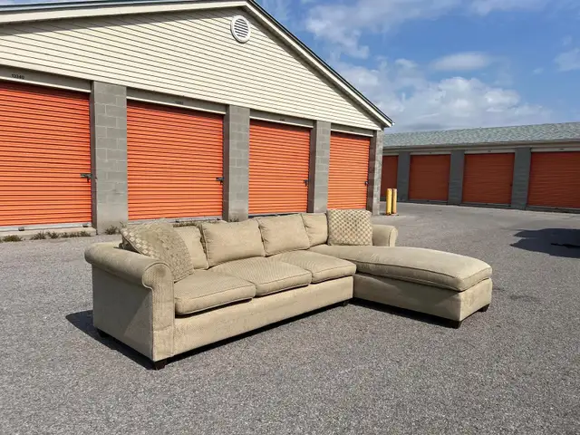 Beige Sectional  in Couches & Futons in Kingston - Image 3
