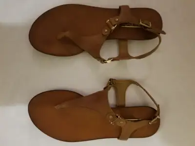Women's sandals - size 7, View more