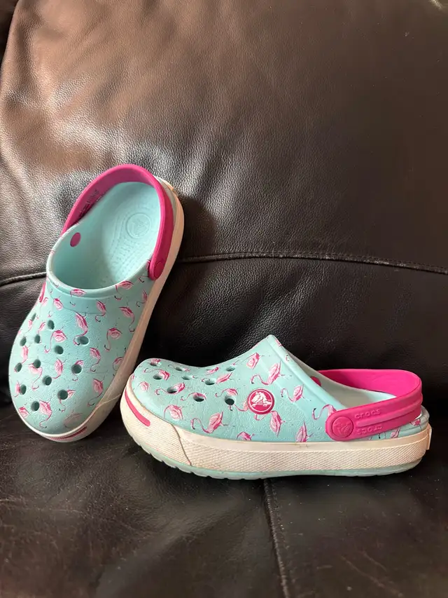 Crocs kids shoes size 12 / 13 in Kids & Youth in Longueuil / South Shore - Image 2