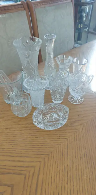 Gorgeous vintage pinwheel crystal / lead crystal small 6-10' vas, View more