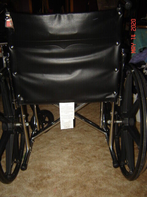 BREEZY EASY CARE STANDARD WHEELCHAIR EXCELLENT USED CONDITION in Health & Special Needs in Winnipeg - Image 2