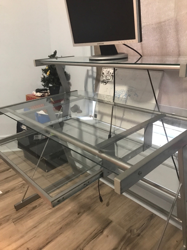 Glass desk  in Desks in Hamilton - Image 3