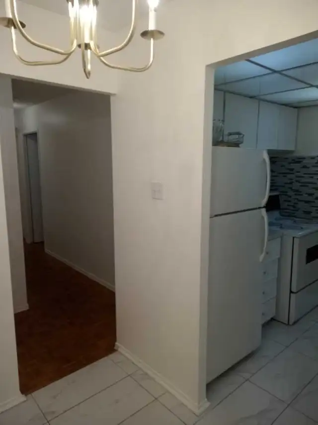 1000 sqft Condo $459,999 2+1 BDRM 1 bth + Balcony63654772747011123