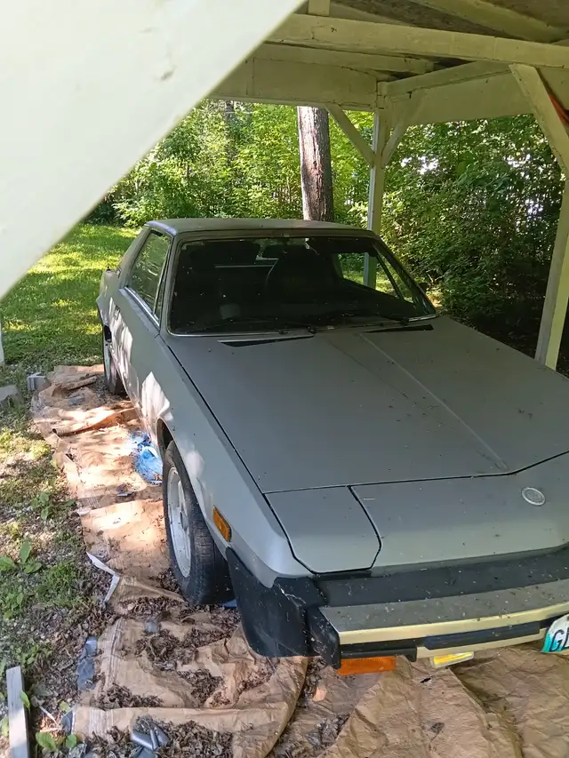 1982 FIAT X-19 RARE.