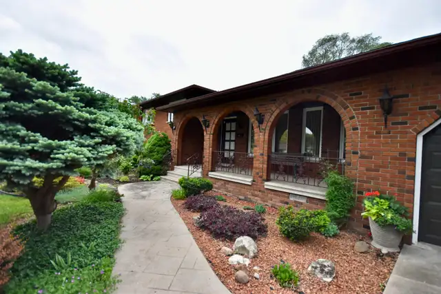 House For Sale (South Windsor)