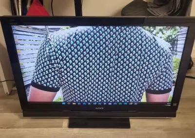 World Cup Ready - Sony BRAVIA 46-inch 1080p LCD HDTV, View more