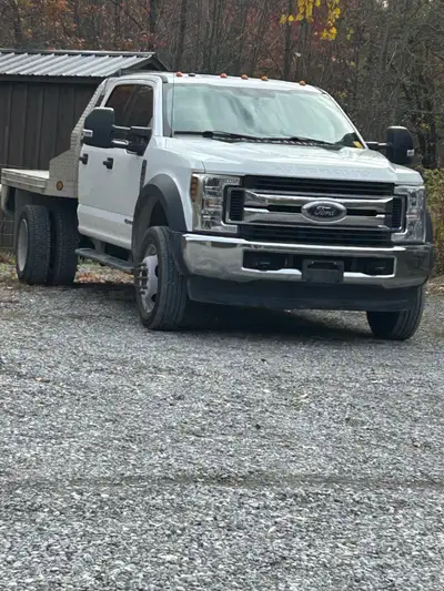 Dually with just 127km Was recently safetied equipped with an 8 foot aluminum Hillsboro flat deck Ne...