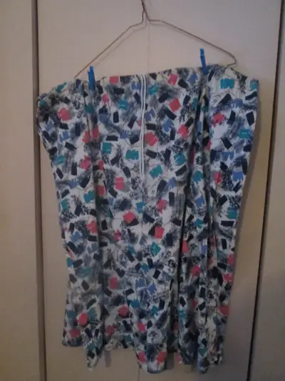 ladies skirt (XL)., View more