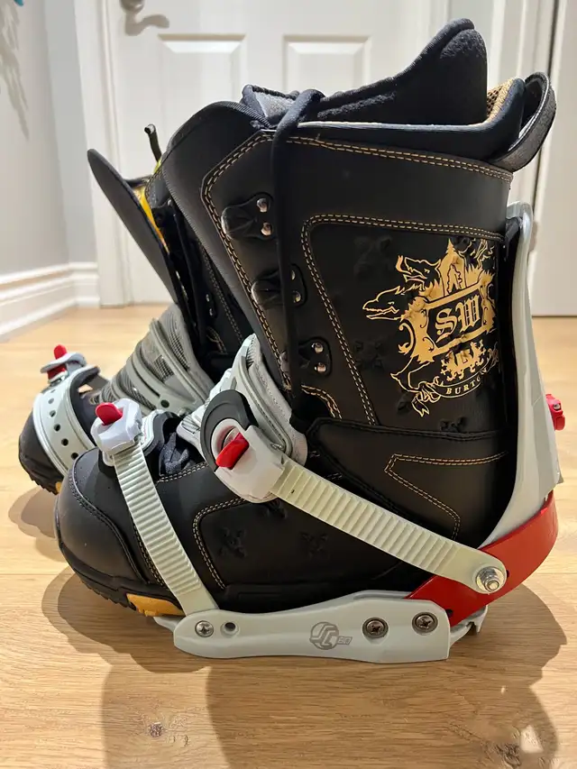 Burton Shaun White Snowboard Boots with Santa Cruz Bindings in Snowboard in Oakville / Halton Region - Image 4
