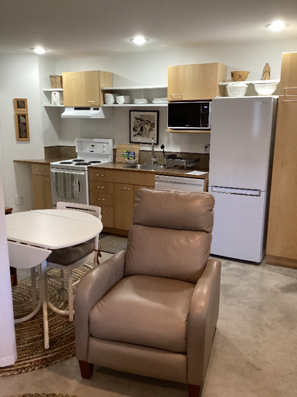 studio suite furnished west lethbridge Long Term Rentals Lethbridge Kijiji