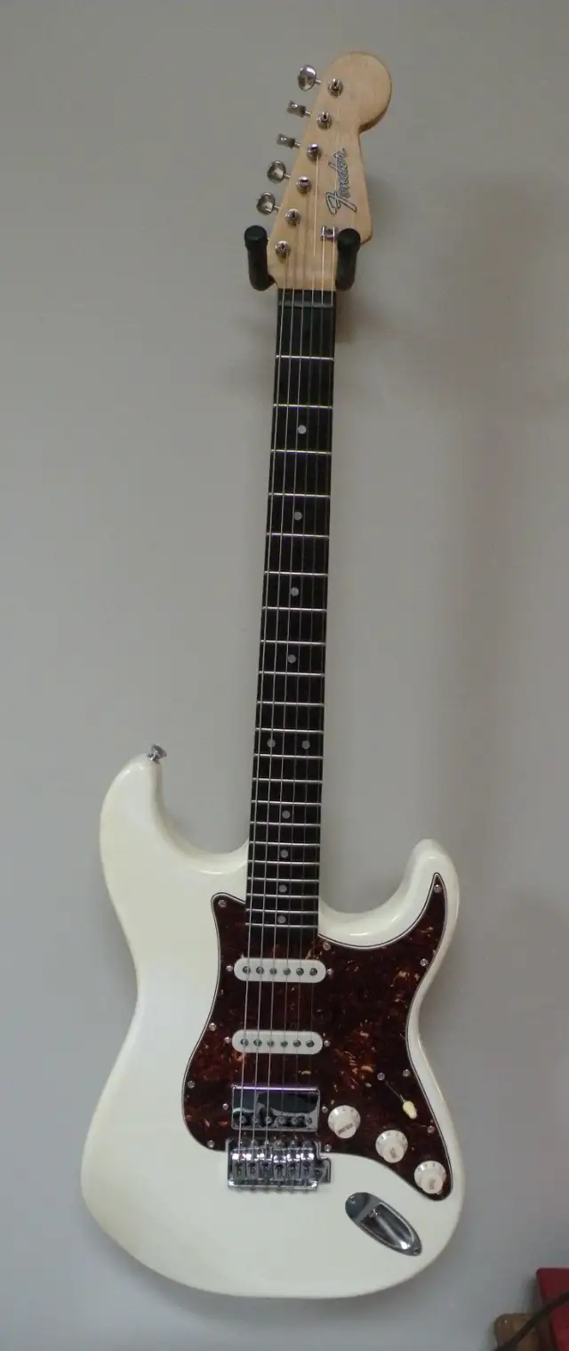 Electric Stratocaster Replica Guitar For Sale in Guitars in Woodstock - Image 3