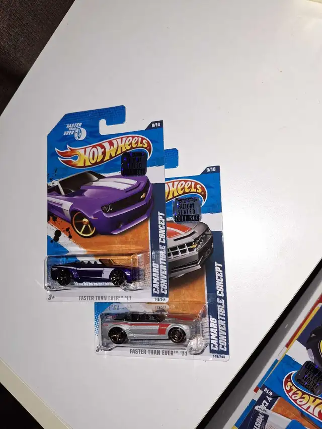 Camaro Convertible Concept Hot Wheels FTE 2011 lot of 2 in Toys & Games in Guelph - Image 2