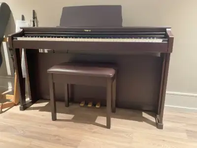 Roland Digital Piano in Excellent Condition