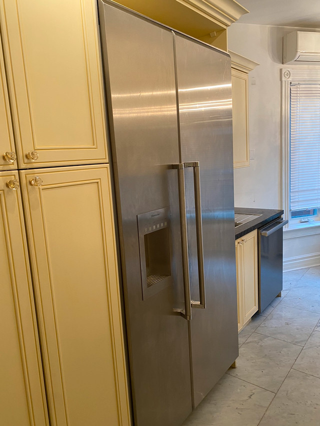 Thermador built-in 42” side-by-side fridge and freezer in Refrigerators in City of Toronto