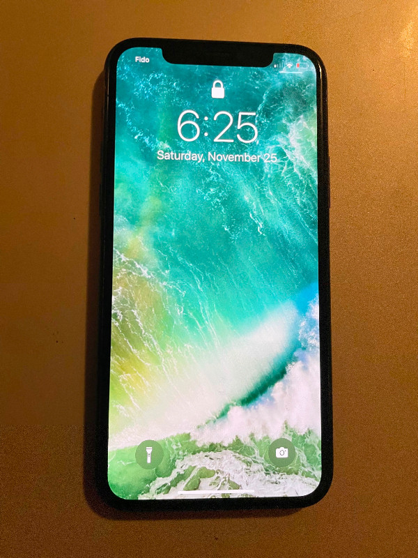 I phone 11 pro 64gb for sale w case in Cell Phones in Leamington
