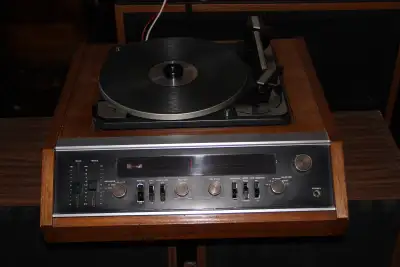 VINTAGE PERFECT ELECTRA 3000 / DUAL Stereo, View more