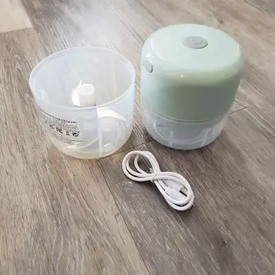 In like new condition. Used a few times 250ml size and 100ml is new. Sfpf home pick up in the rapids...